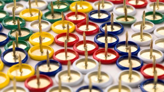 bunte pins für Aushang 